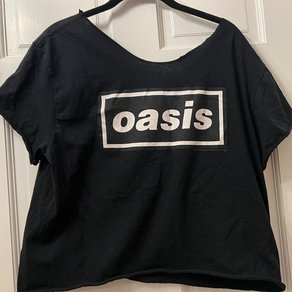 Oasis band off shoulder t-shirt (large) - movie prop